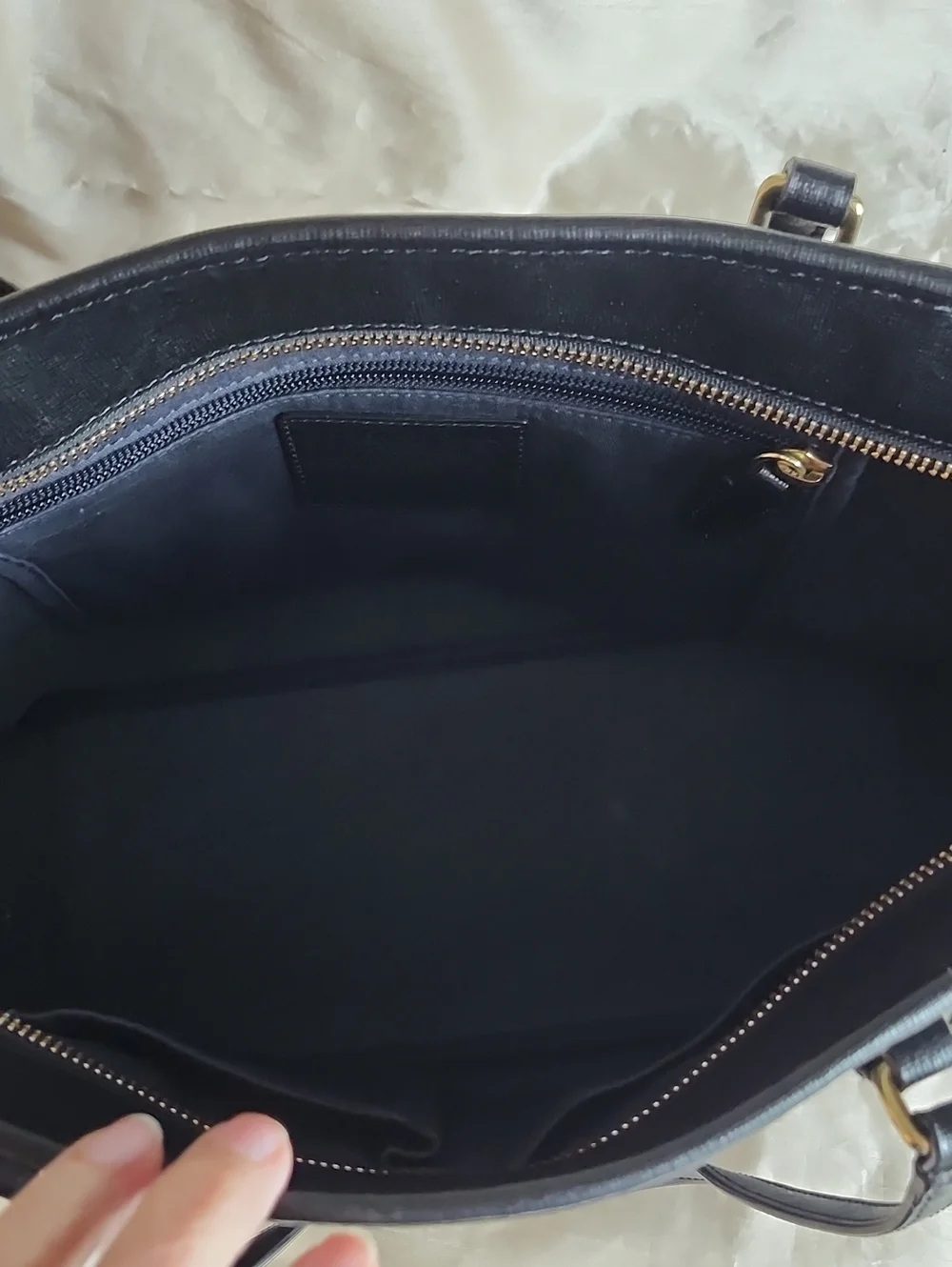 Coach Good Cond. Large Black Leather Zip Top Tote W/Gold-Tone Logo, $95